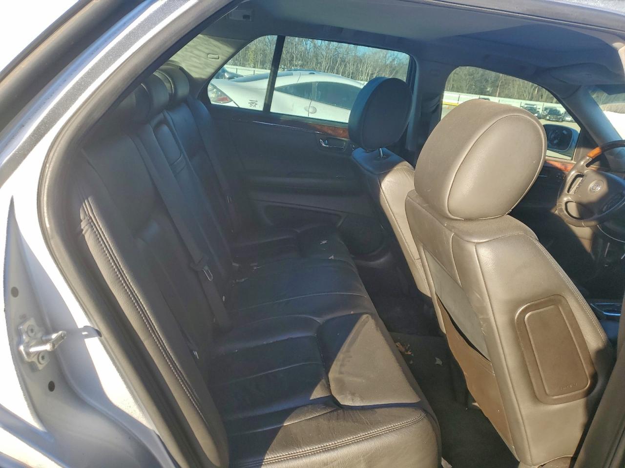 2011 CADILLAC DTS PREMIUM COLLECTION photo 10