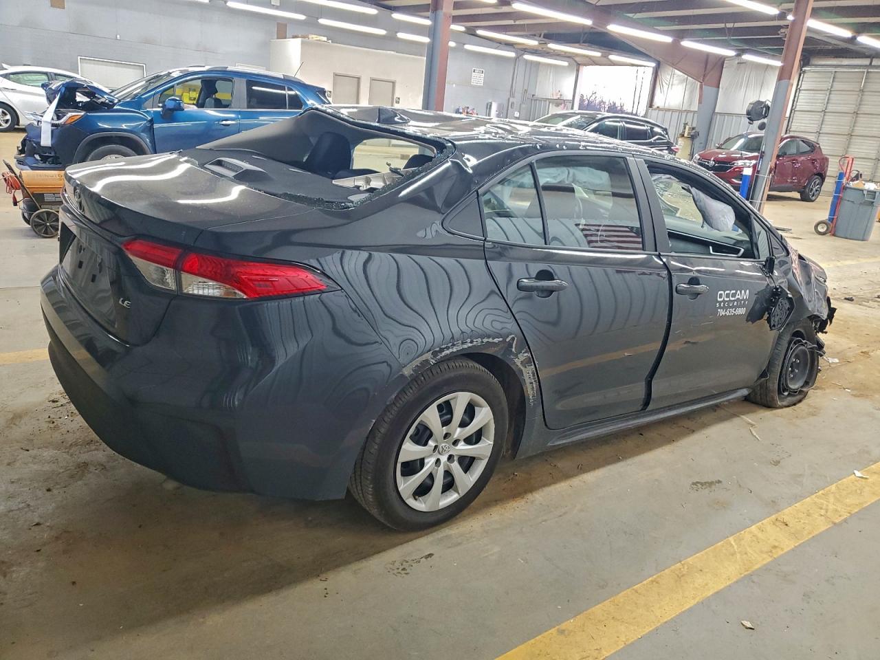 2025 TOYOTA COROLLA LE photo 3
