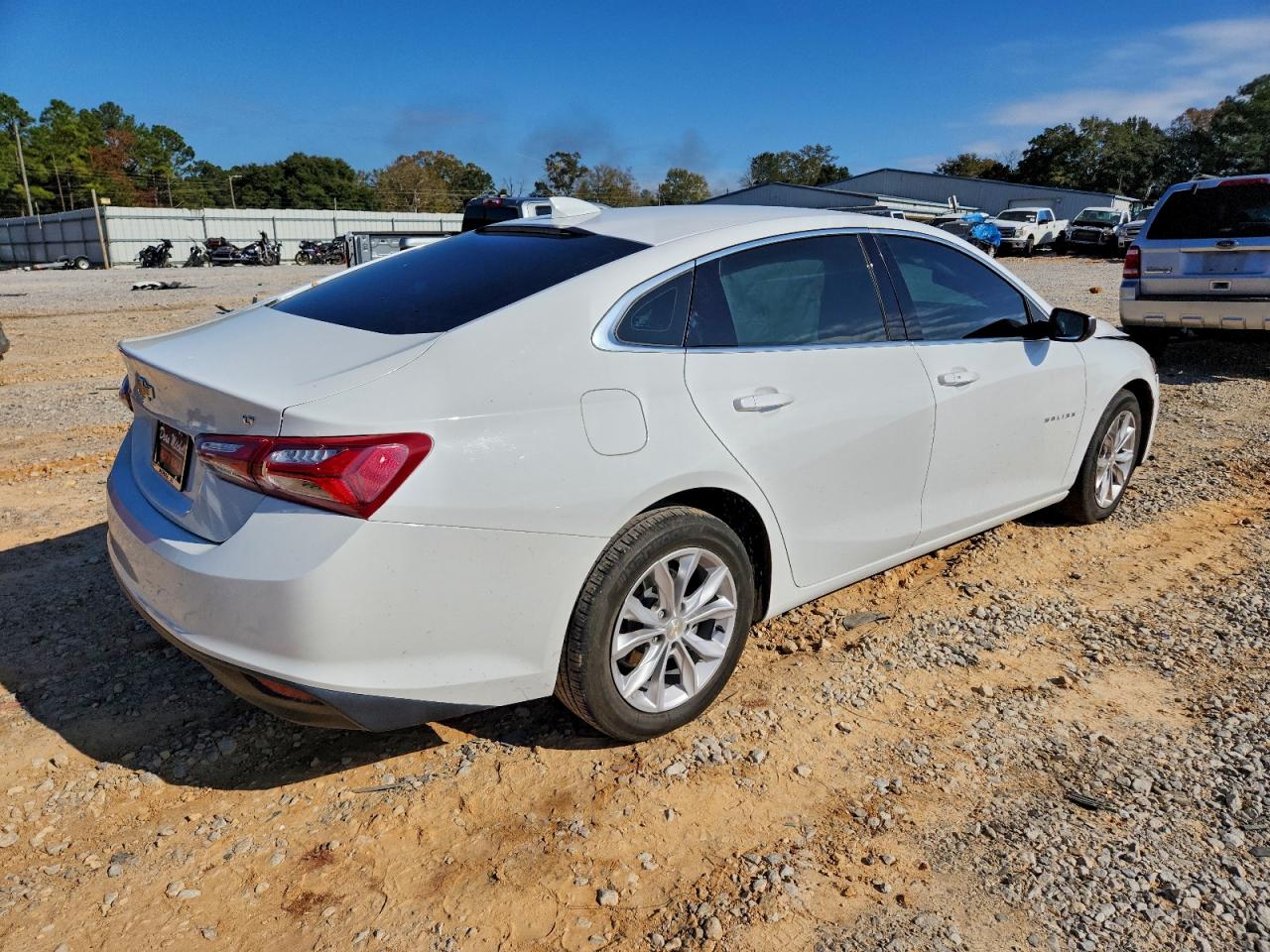 2022 CHEVROLET MALIBU LT photo 3