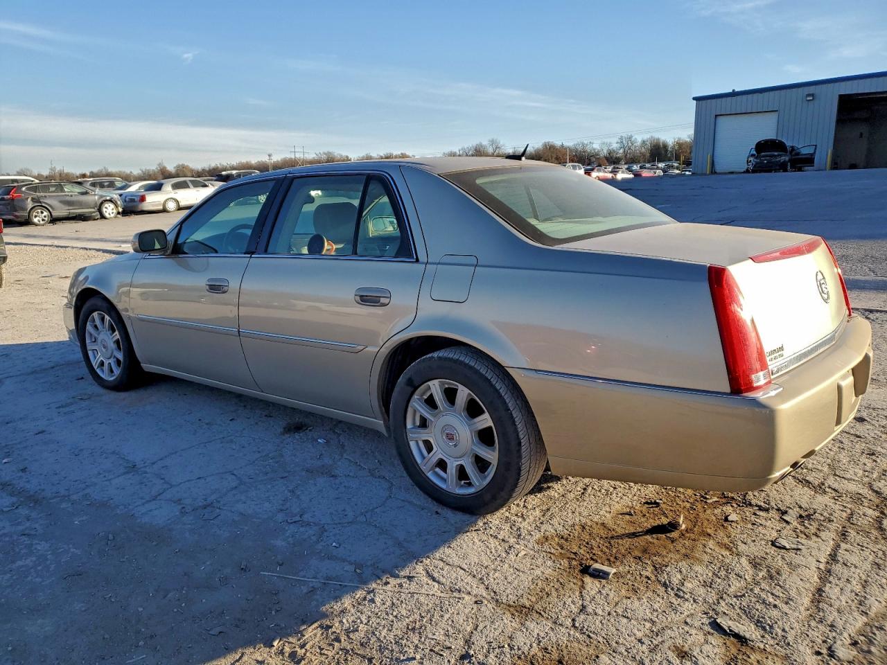 2008 CADILLAC DTS photo 2