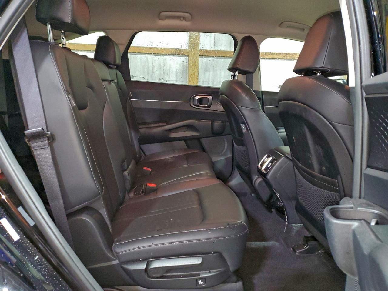 2024 KIA SORENTO S photo 11