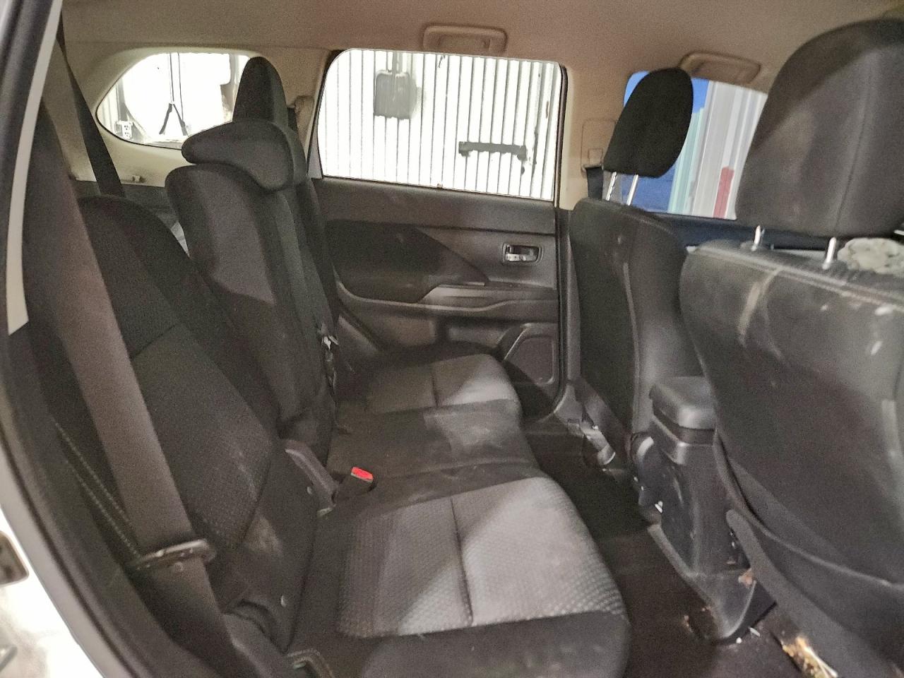 2017 MITSUBISHI OUTLANDER ES photo 11