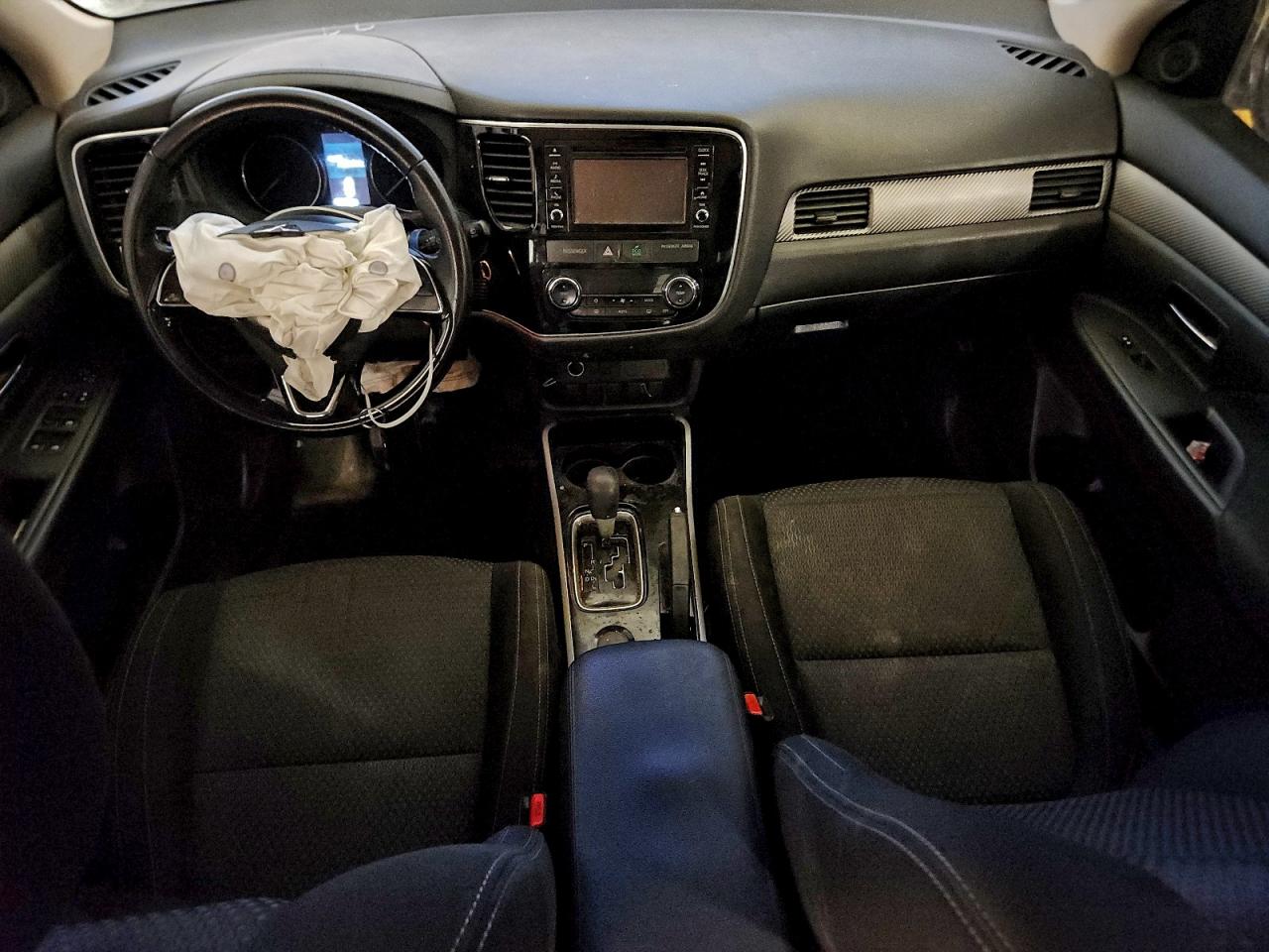 2017 MITSUBISHI OUTLANDER ES photo 8