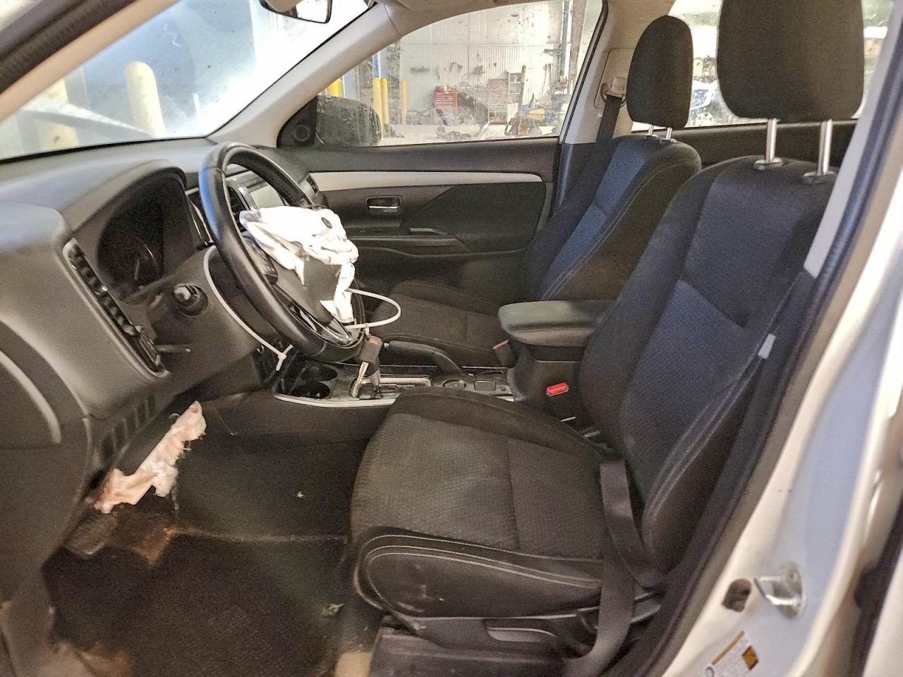 2017 MITSUBISHI OUTLANDER ES photo 7