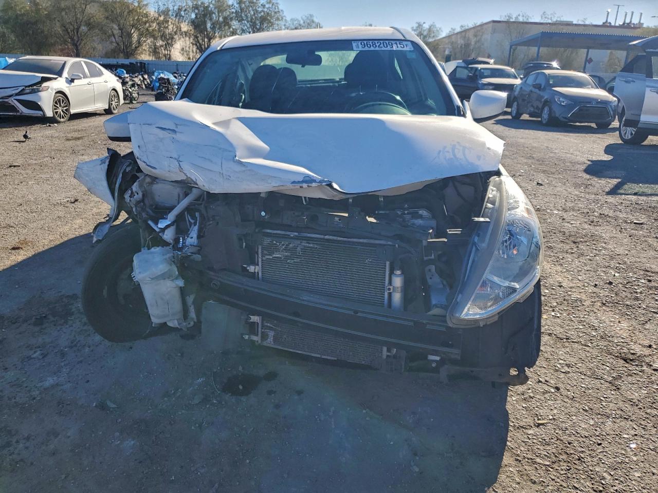 2019 NISSAN VERSA S photo 5