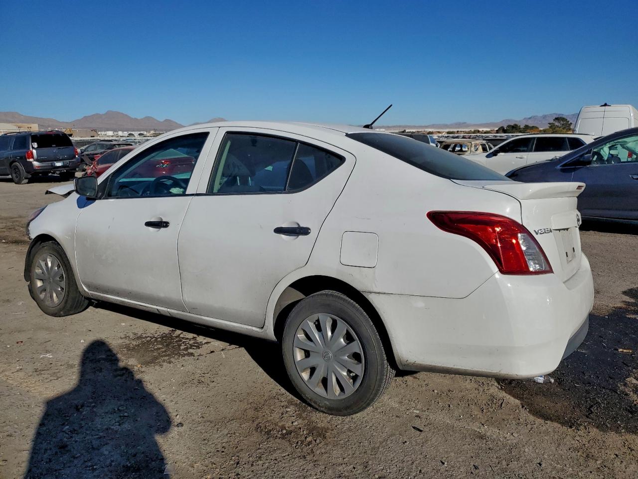 2019 NISSAN VERSA S photo 2