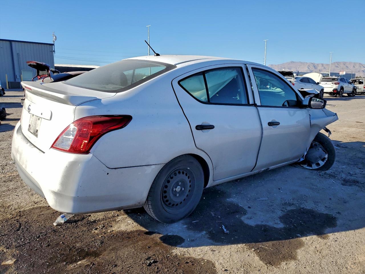 2019 NISSAN VERSA S photo 3
