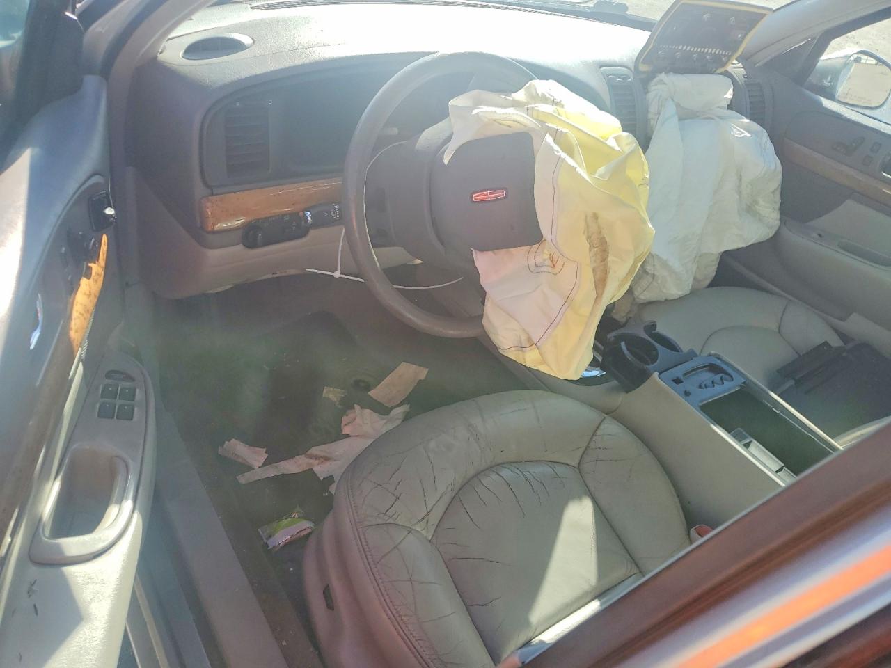 1999 LINCOLN CONTINENTAL photo 8