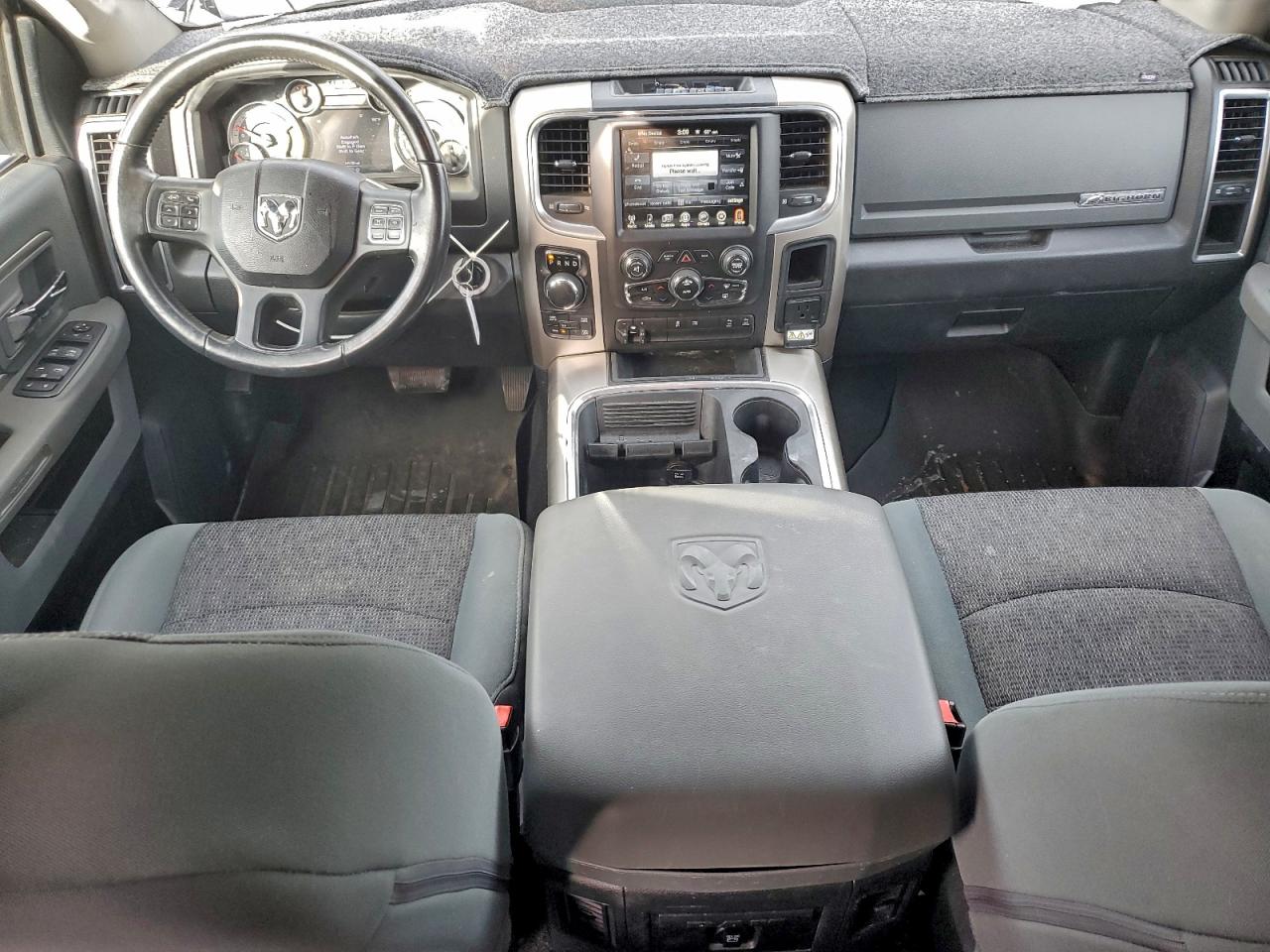 2017 RAM 1500 SLT photo 8