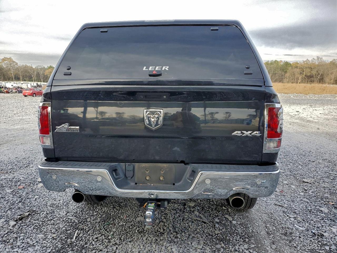 2017 RAM 1500 SLT photo 6