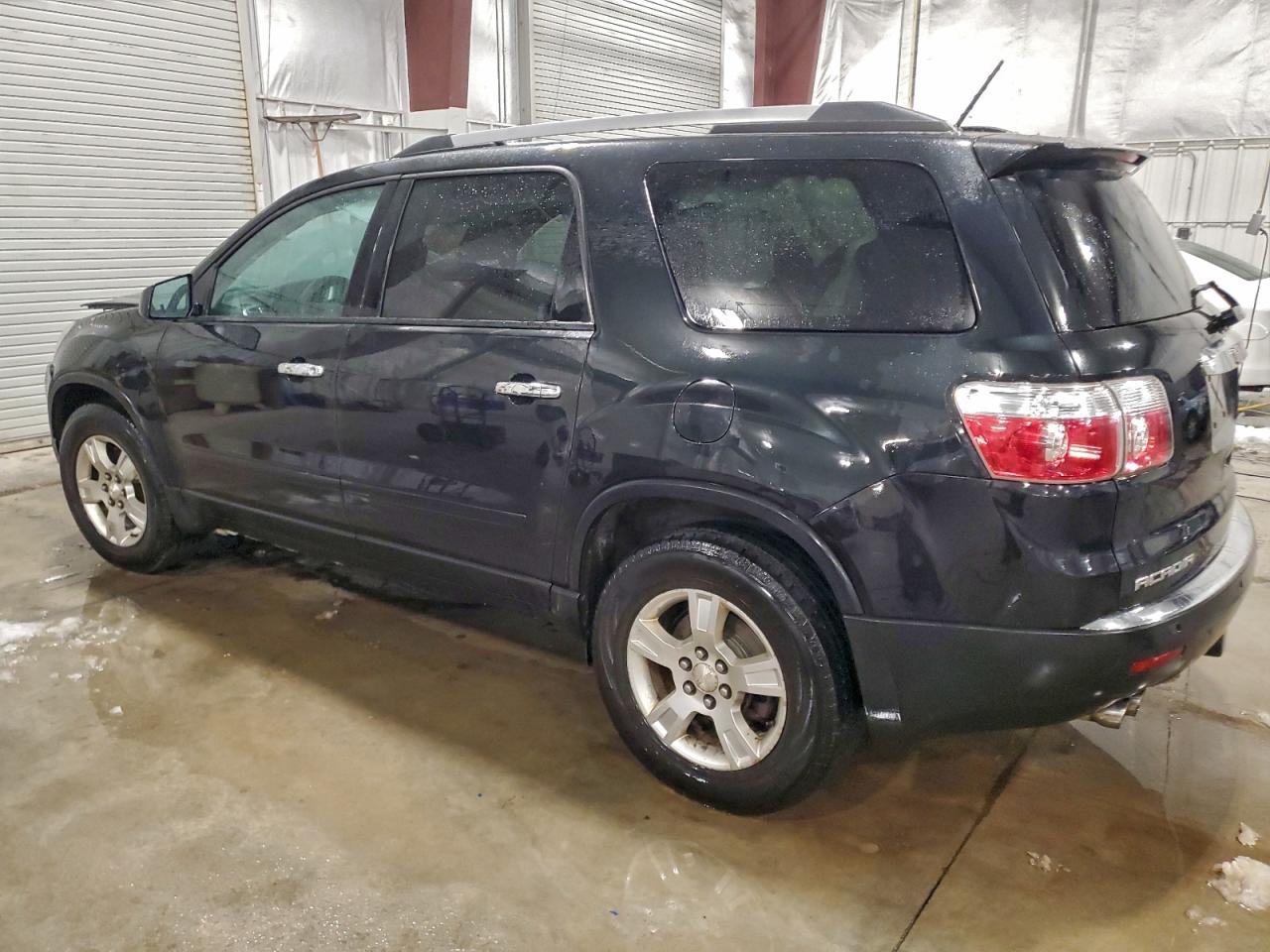 2011 GMC ACADIA SLE photo 2