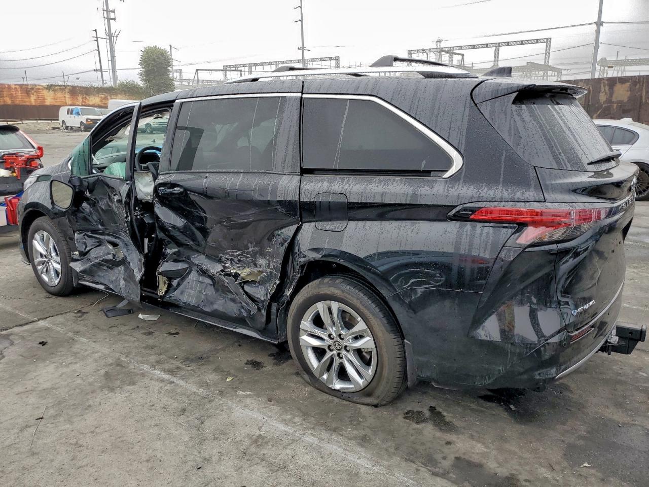 2025 TOYOTA SIENNA LIMITED photo 2