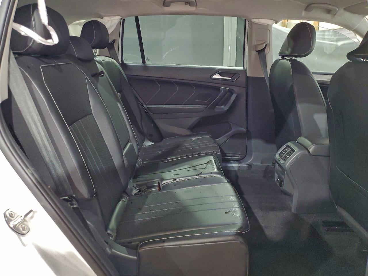 2024 VOLKSWAGEN TIGUAN SE photo 11