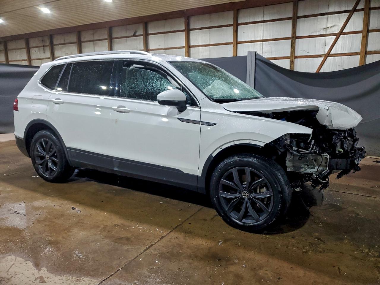 2024 VOLKSWAGEN TIGUAN SE photo 4