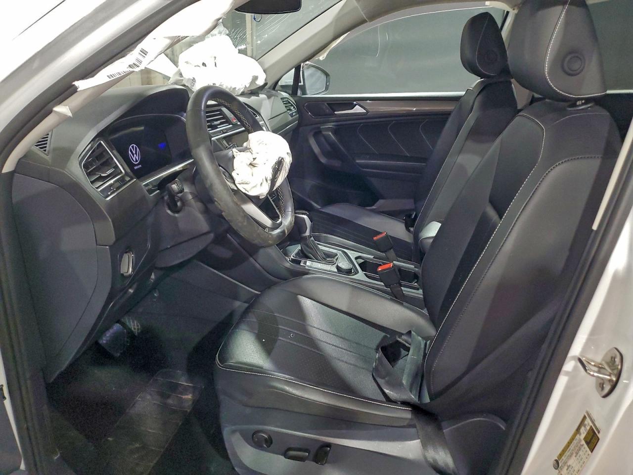 2024 VOLKSWAGEN TIGUAN SE photo 7