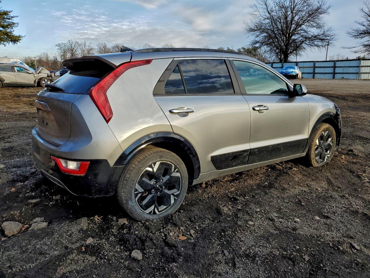 2023 KIA NIRO WIND photo 3