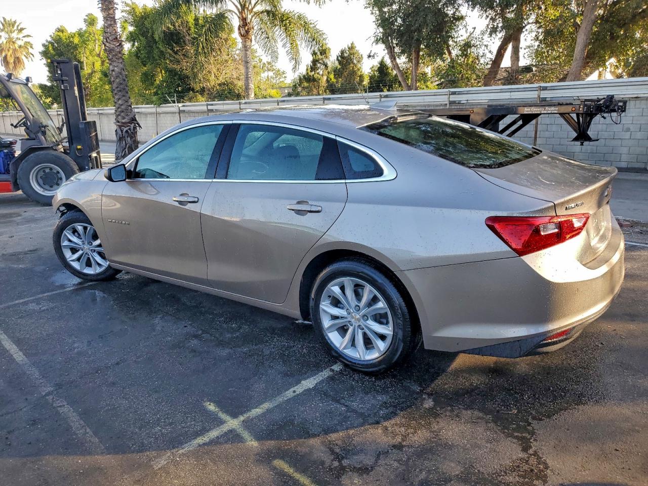 2024 CHEVROLET MALIBU LT photo 2