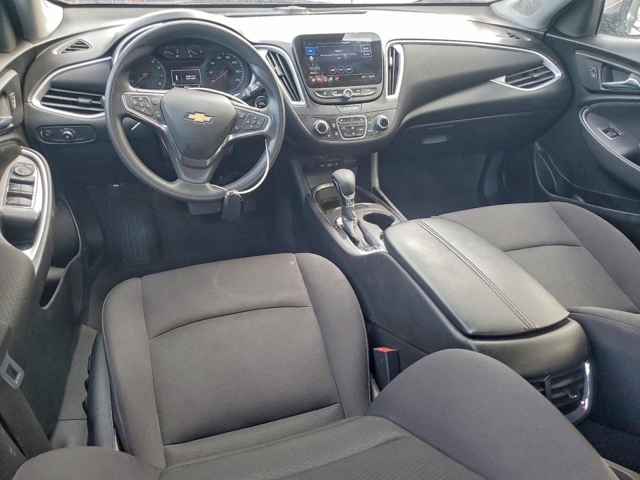 2024 CHEVROLET MALIBU LT photo 8