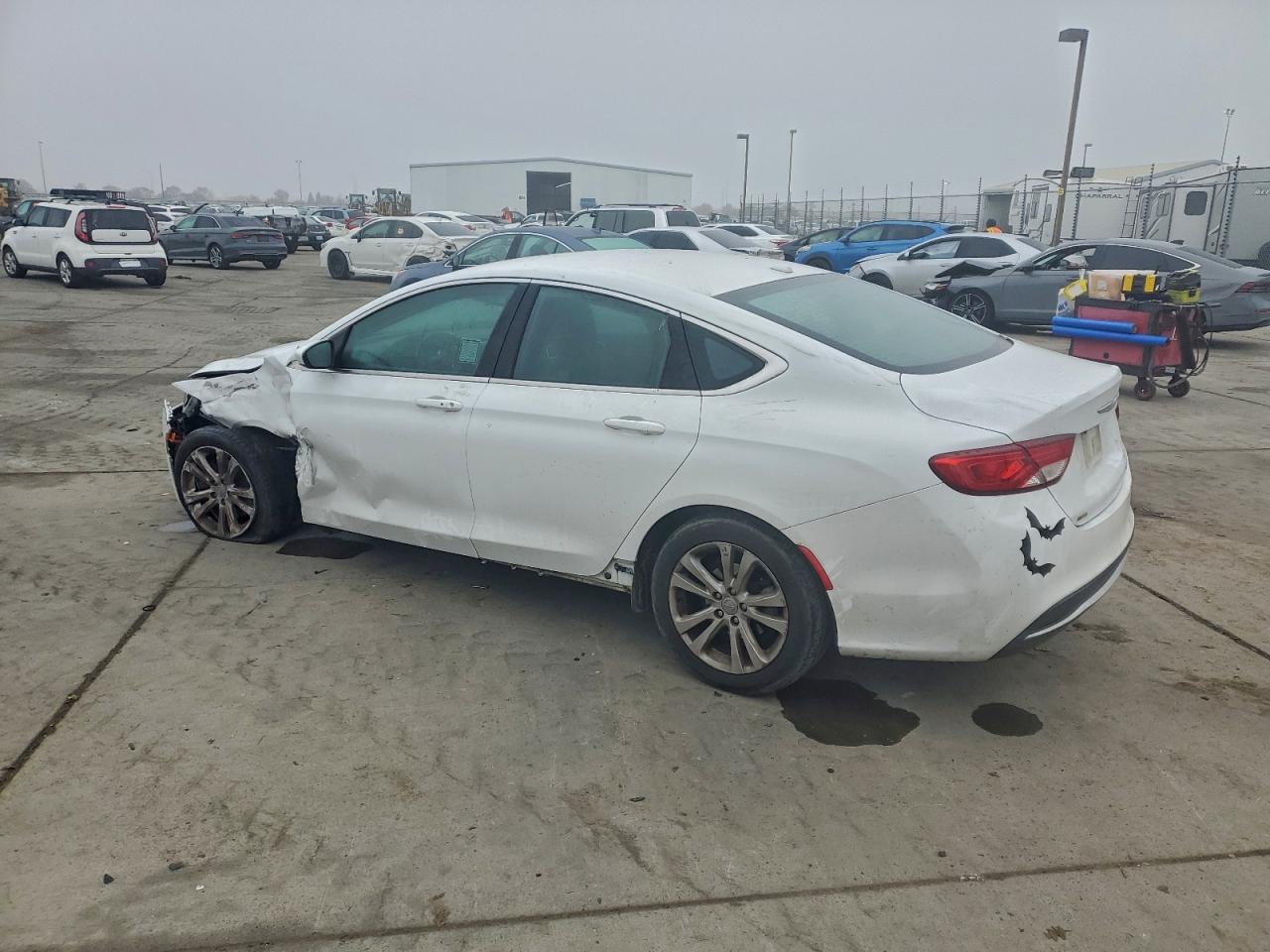 2015 CHRYSLER 200 LIMITED photo 2