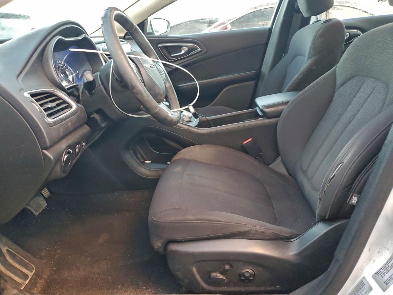 2015 CHRYSLER 200 LIMITED photo 7