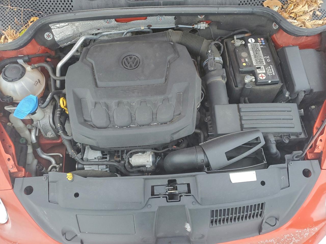 2018 VOLKSWAGEN BEETLE SE photo 11