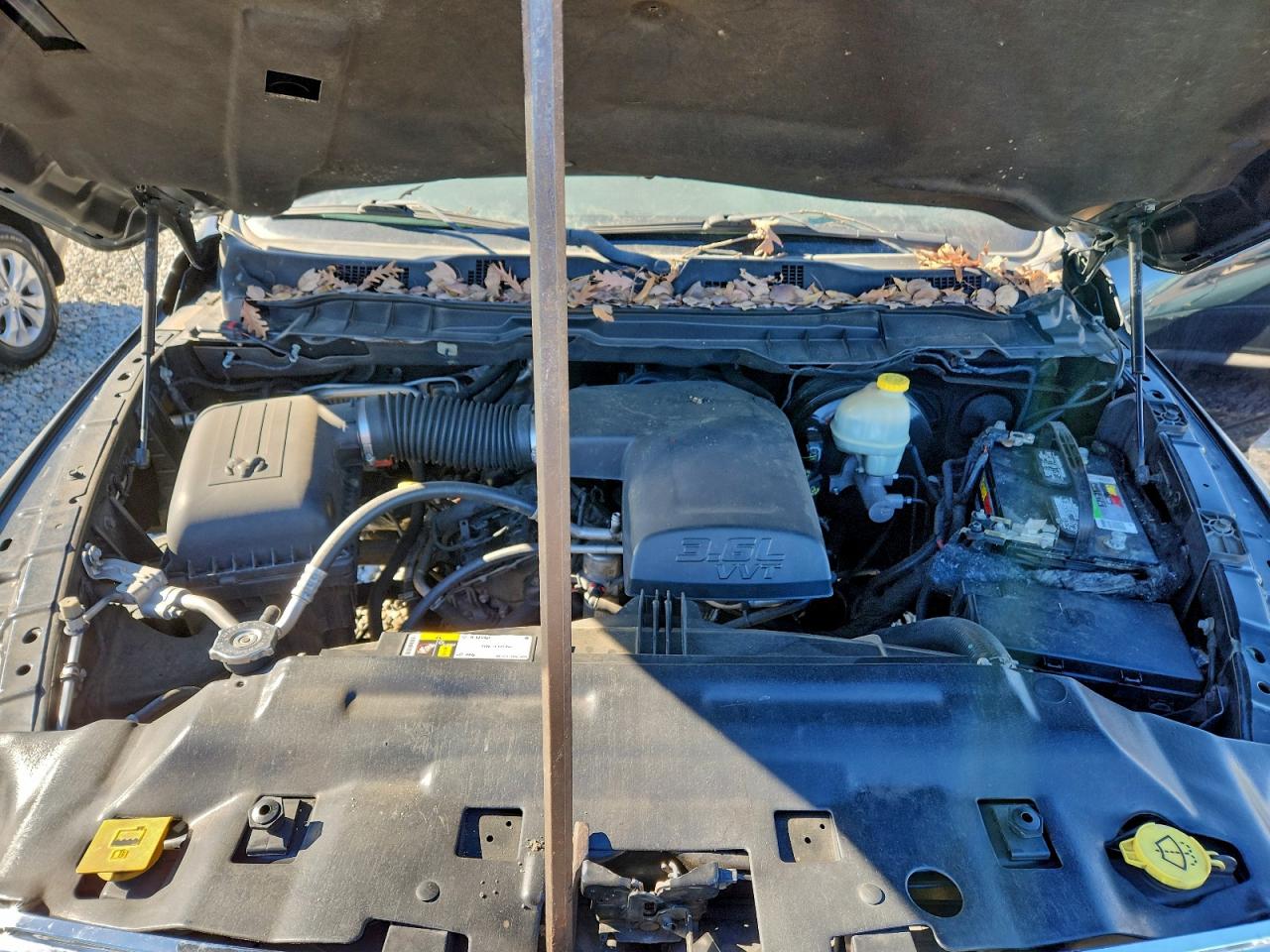 2016 RAM 1500 ST photo 11