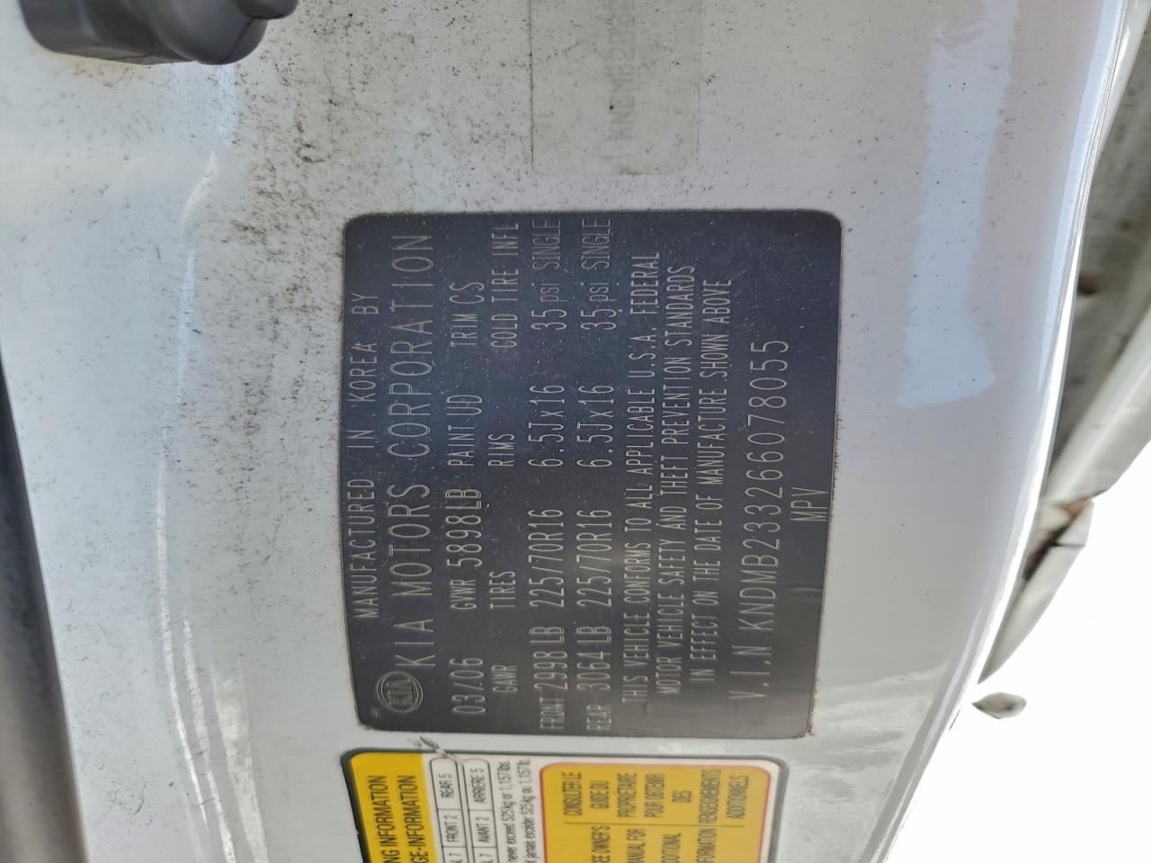 2006 KIA SEDONA EX photo 13