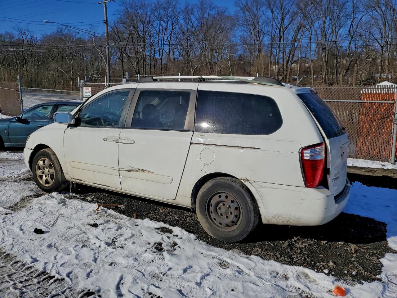 2006 KIA SEDONA EX photo 2