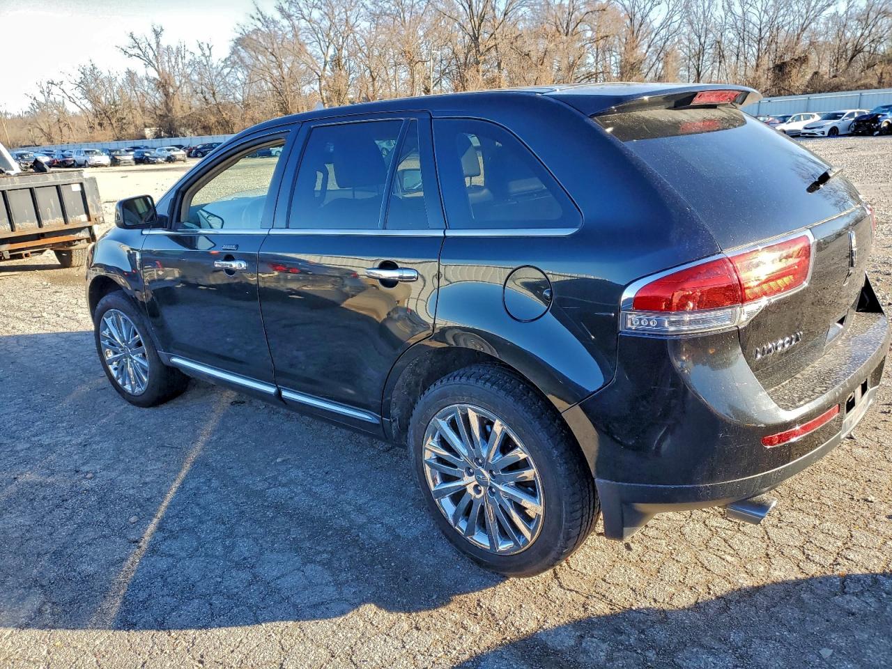 2011 LINCOLN MKX photo 3