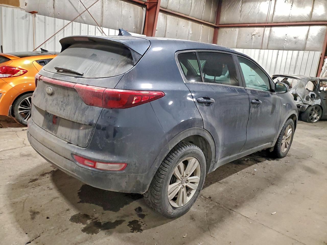 2017 KIA SPORTAGE LX photo 3