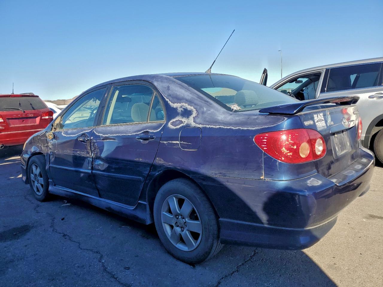 2005 TOYOTA COROLLA photo 2