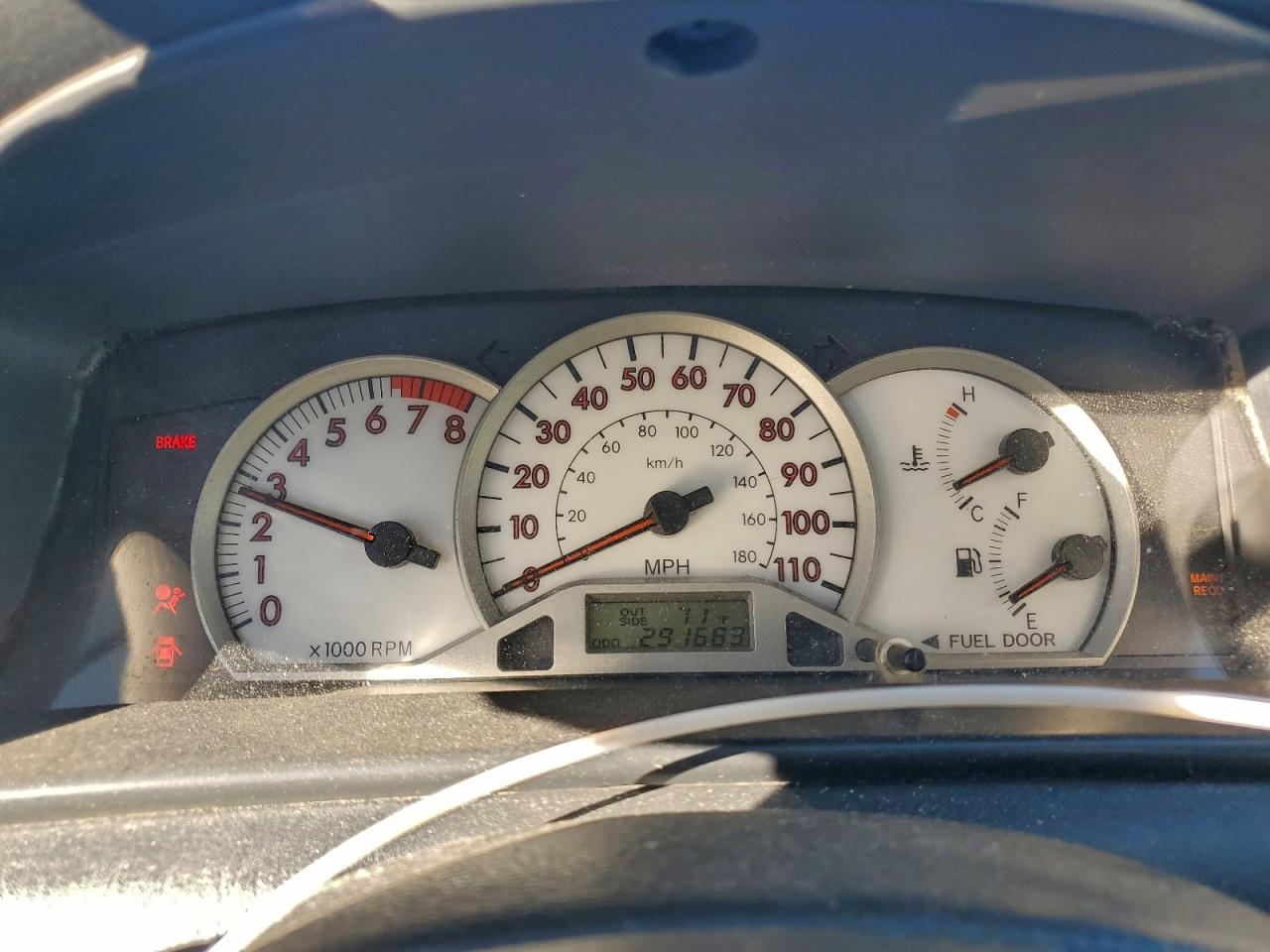 2005 TOYOTA COROLLA photo 9