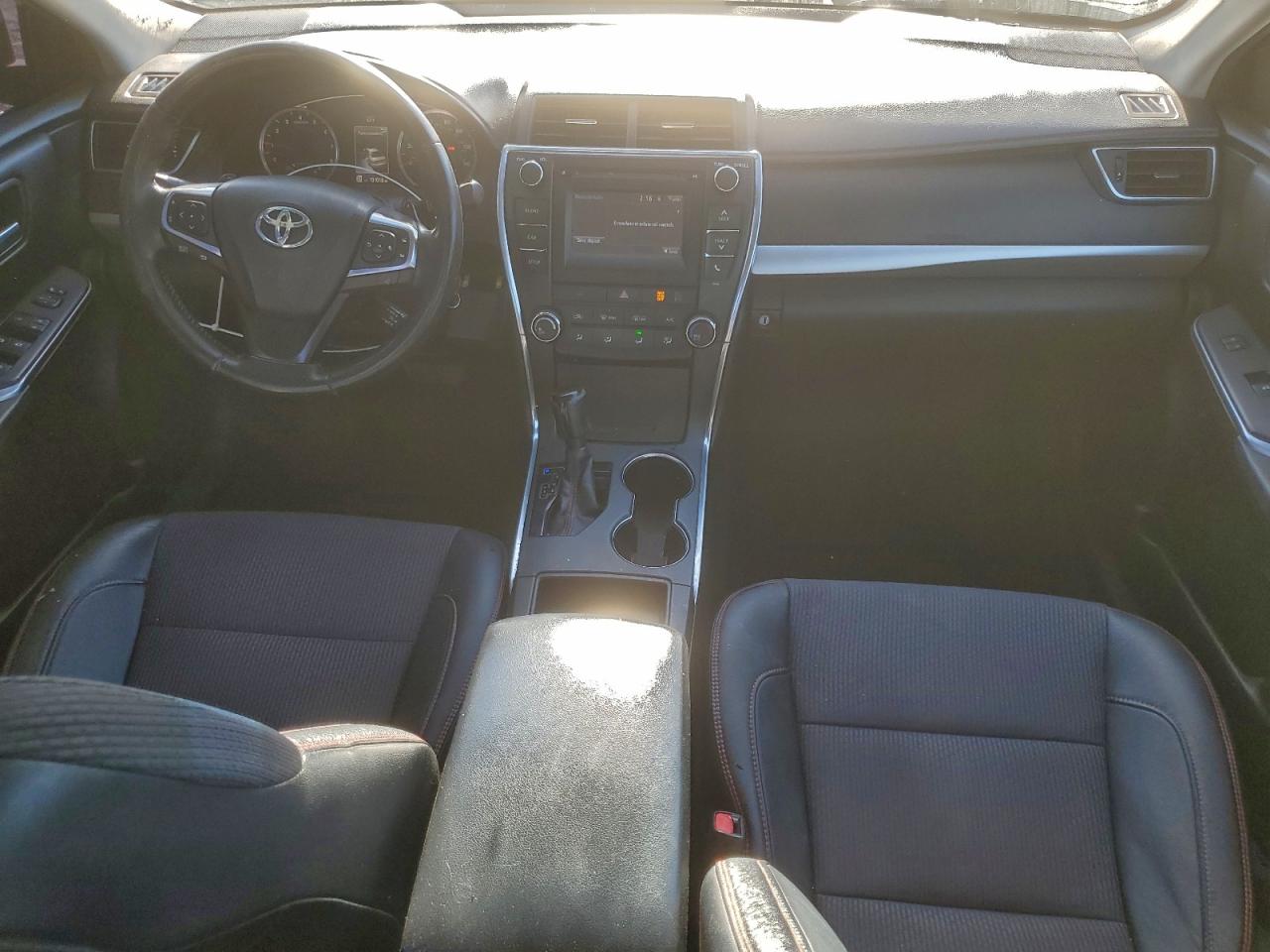 2016 TOYOTA CAMRY LE photo 8