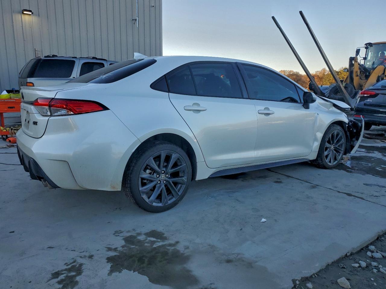 2023 TOYOTA COROLLA SE photo 3