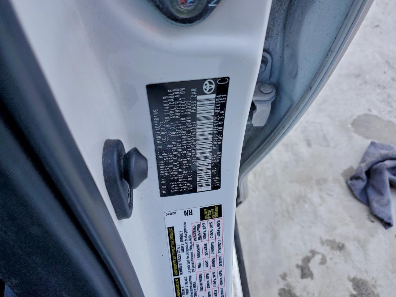 2023 TOYOTA COROLLA SE photo 12