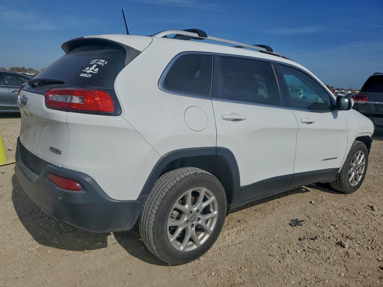 2017 JEEP CHEROKEE LATITUDE photo 3