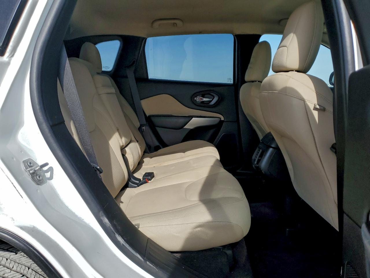 2017 JEEP CHEROKEE LATITUDE photo 11