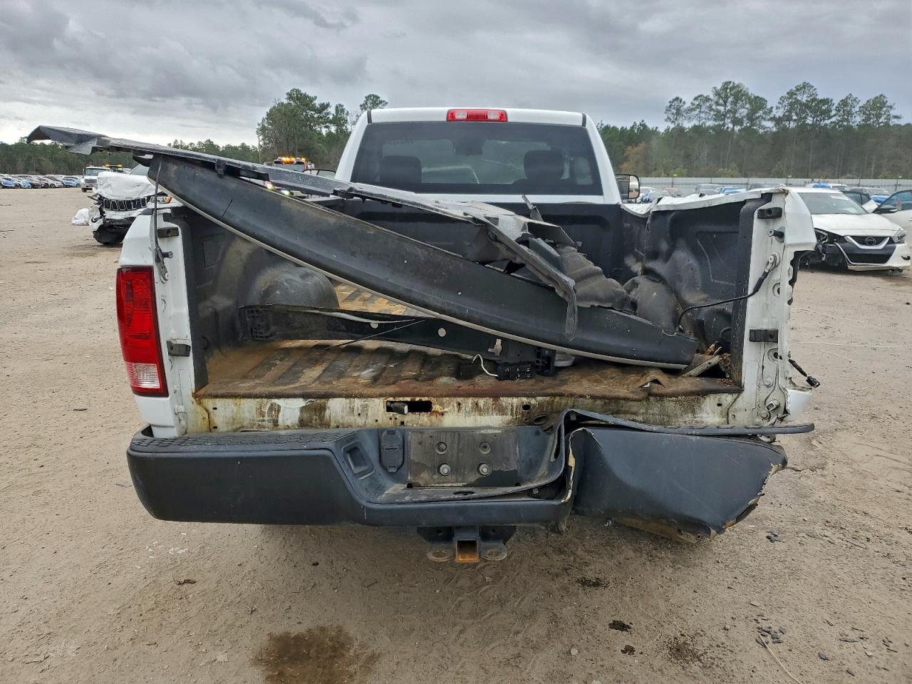 2023 RAM 1500 CLASSIC TRADESMAN photo 6