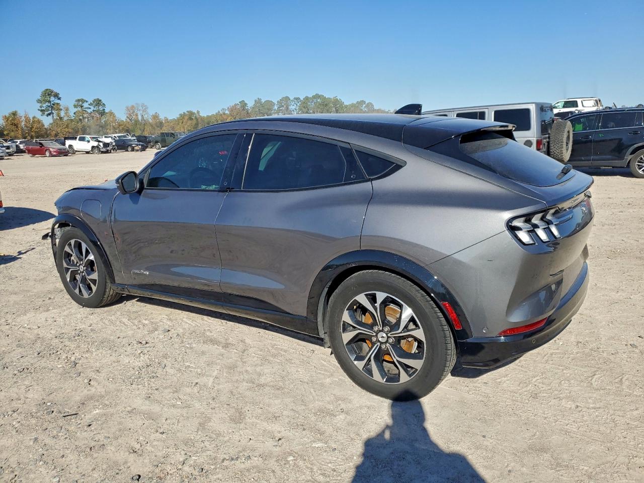 2021 FORD MUSTANG MACH-E PREMIUM photo 2