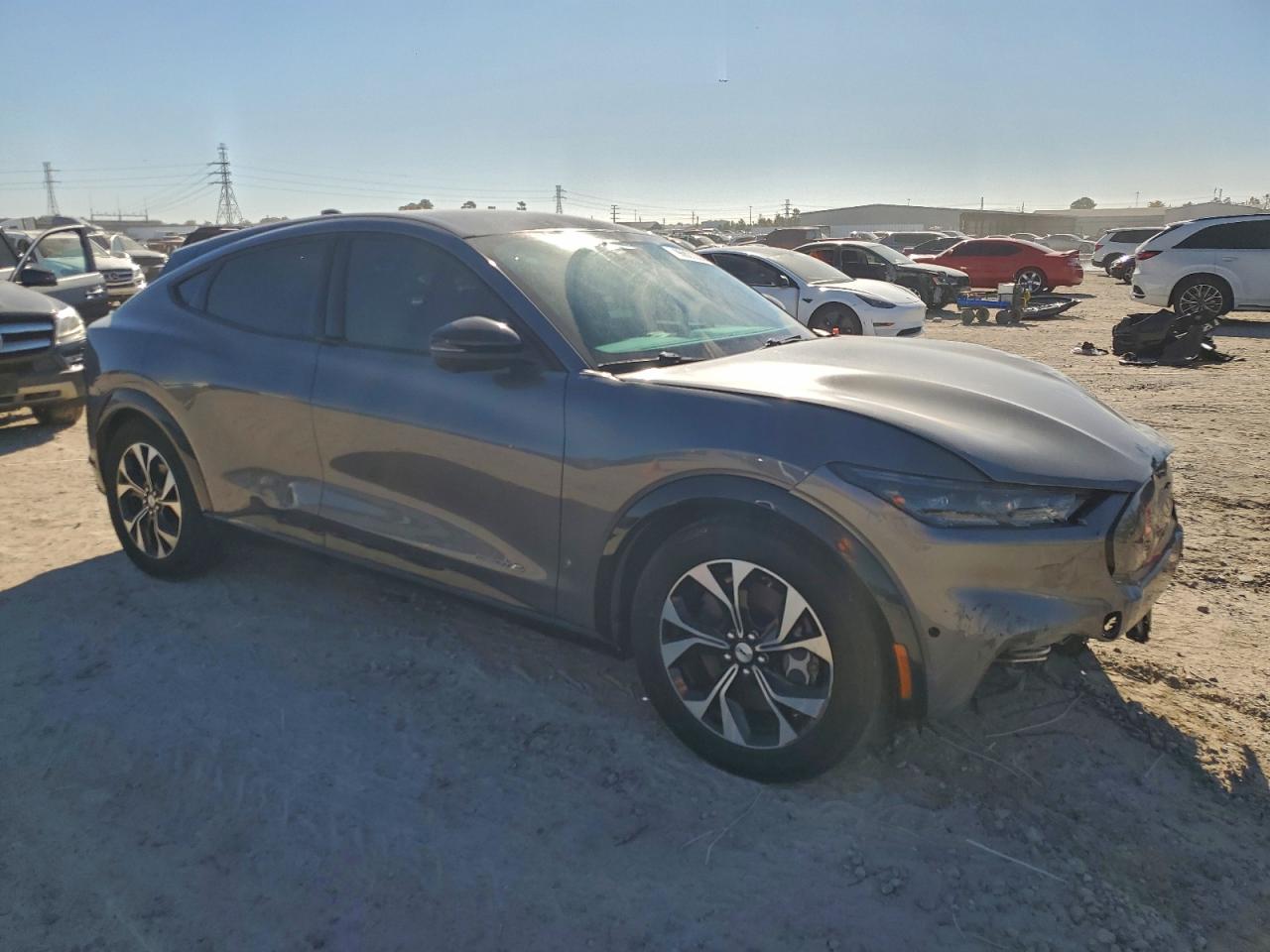 2021 FORD MUSTANG MACH-E PREMIUM photo 4