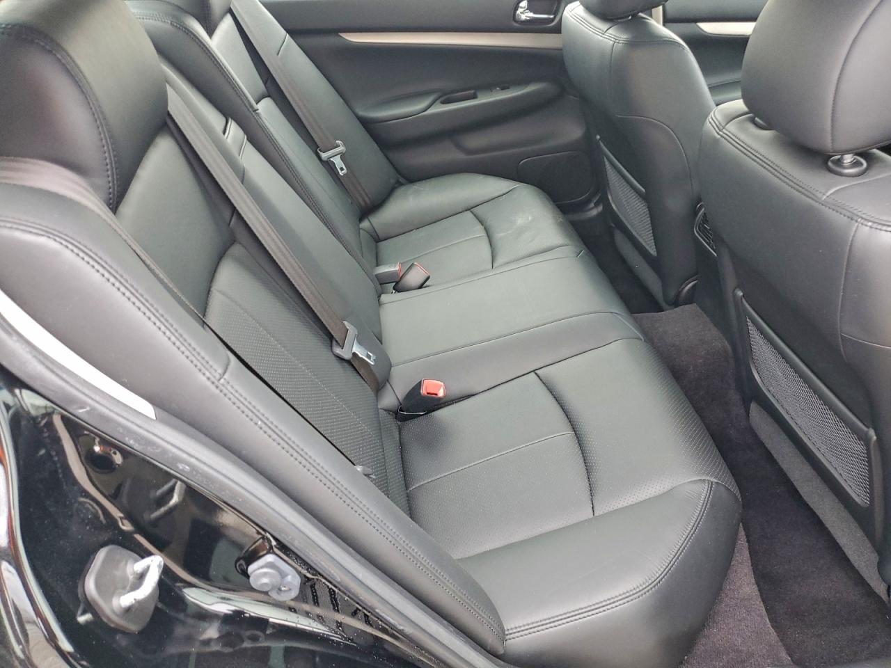 2012 INFINITI G37 photo 10
