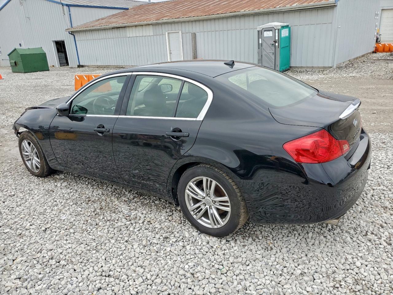 2012 INFINITI G37 photo 2