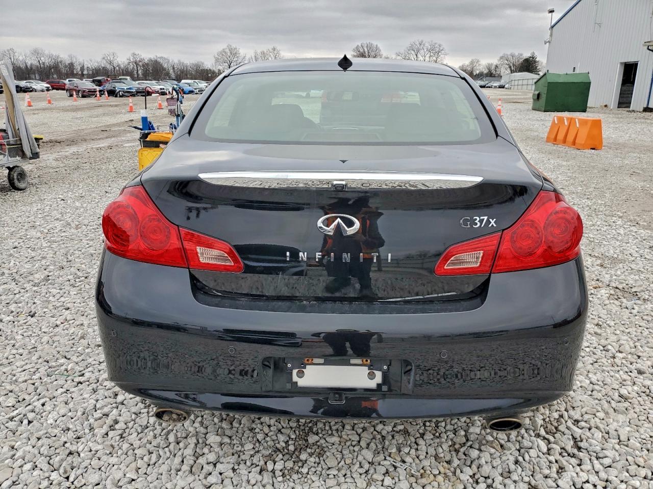 2012 INFINITI G37 photo 6