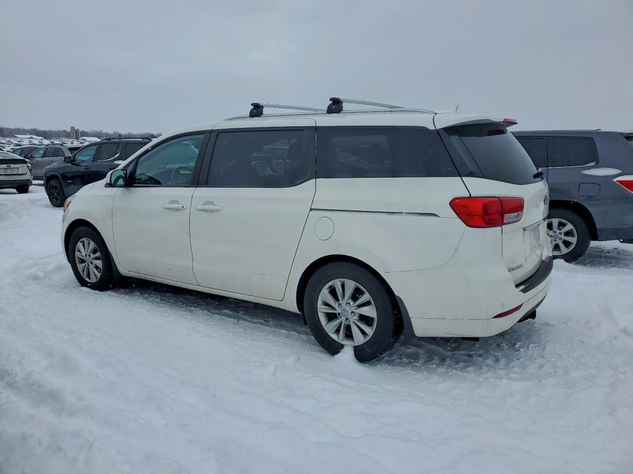 2016 KIA SEDONA LX photo 2
