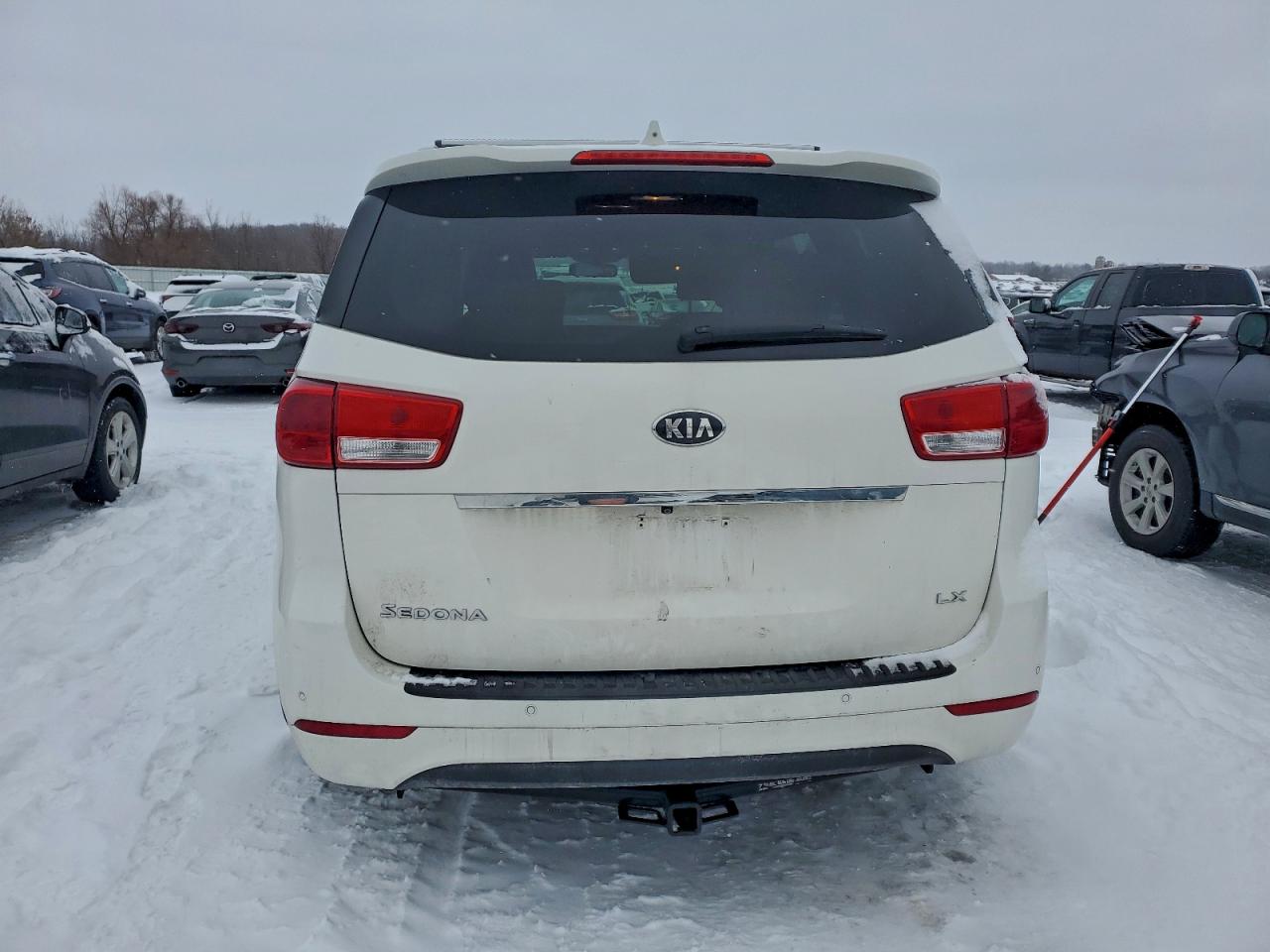 2016 KIA SEDONA LX photo 6