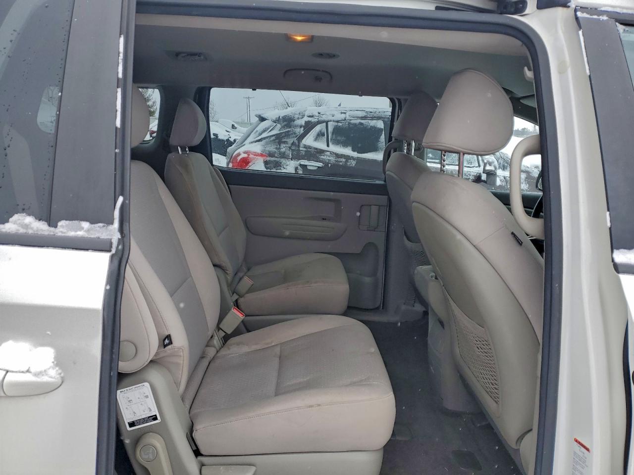 2016 KIA SEDONA LX photo 11