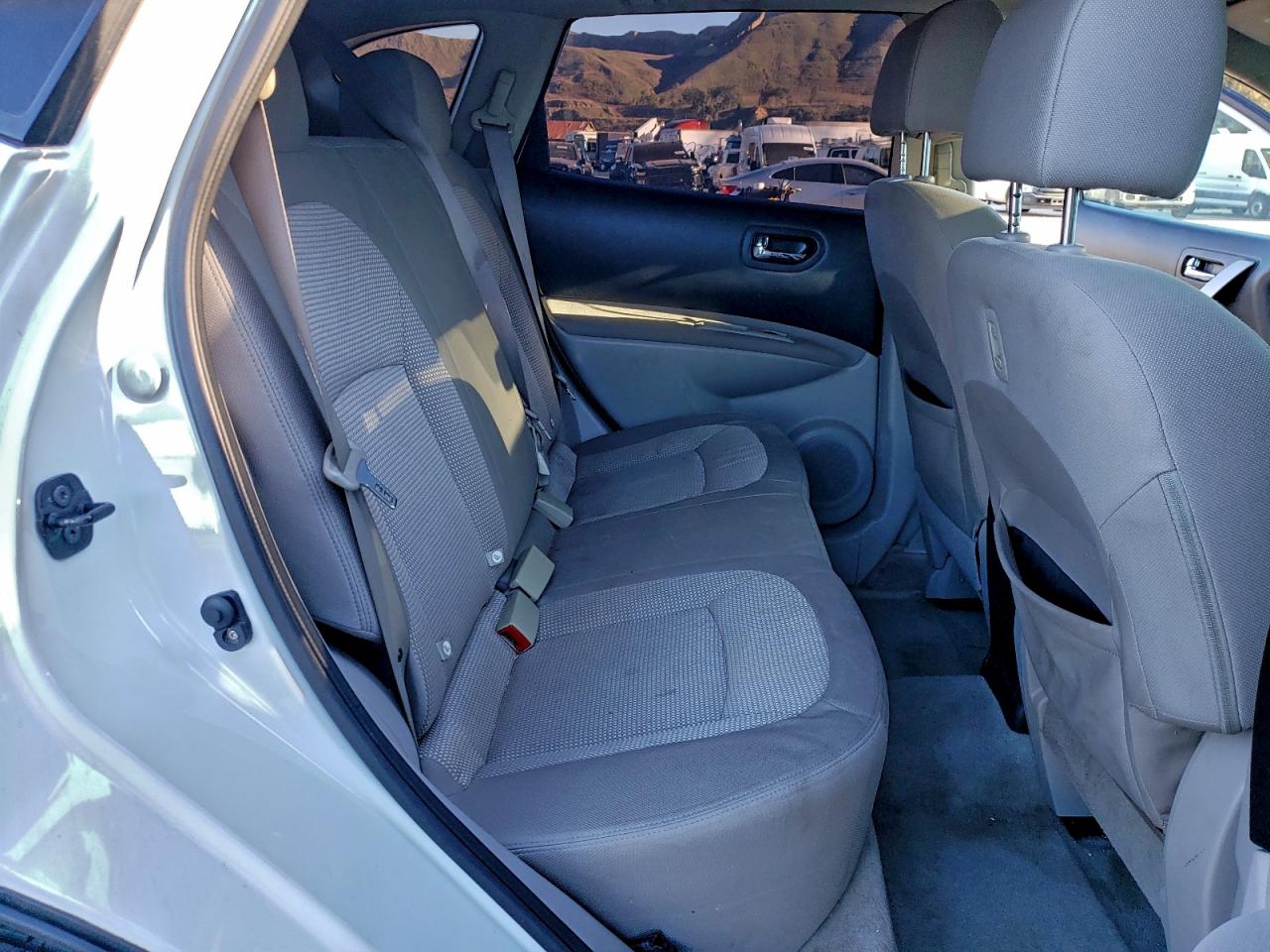 2011 NISSAN ROGUE S photo 11