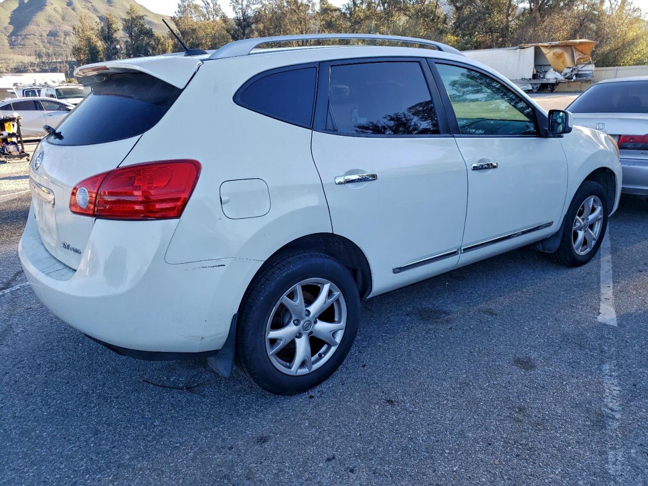 2011 NISSAN ROGUE S photo 3
