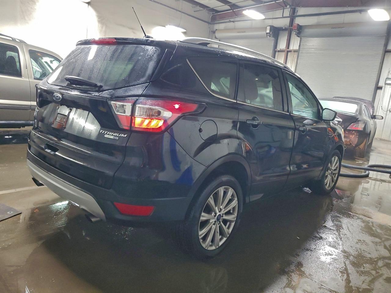 2017 FORD ESCAPE TITANIUM photo 3