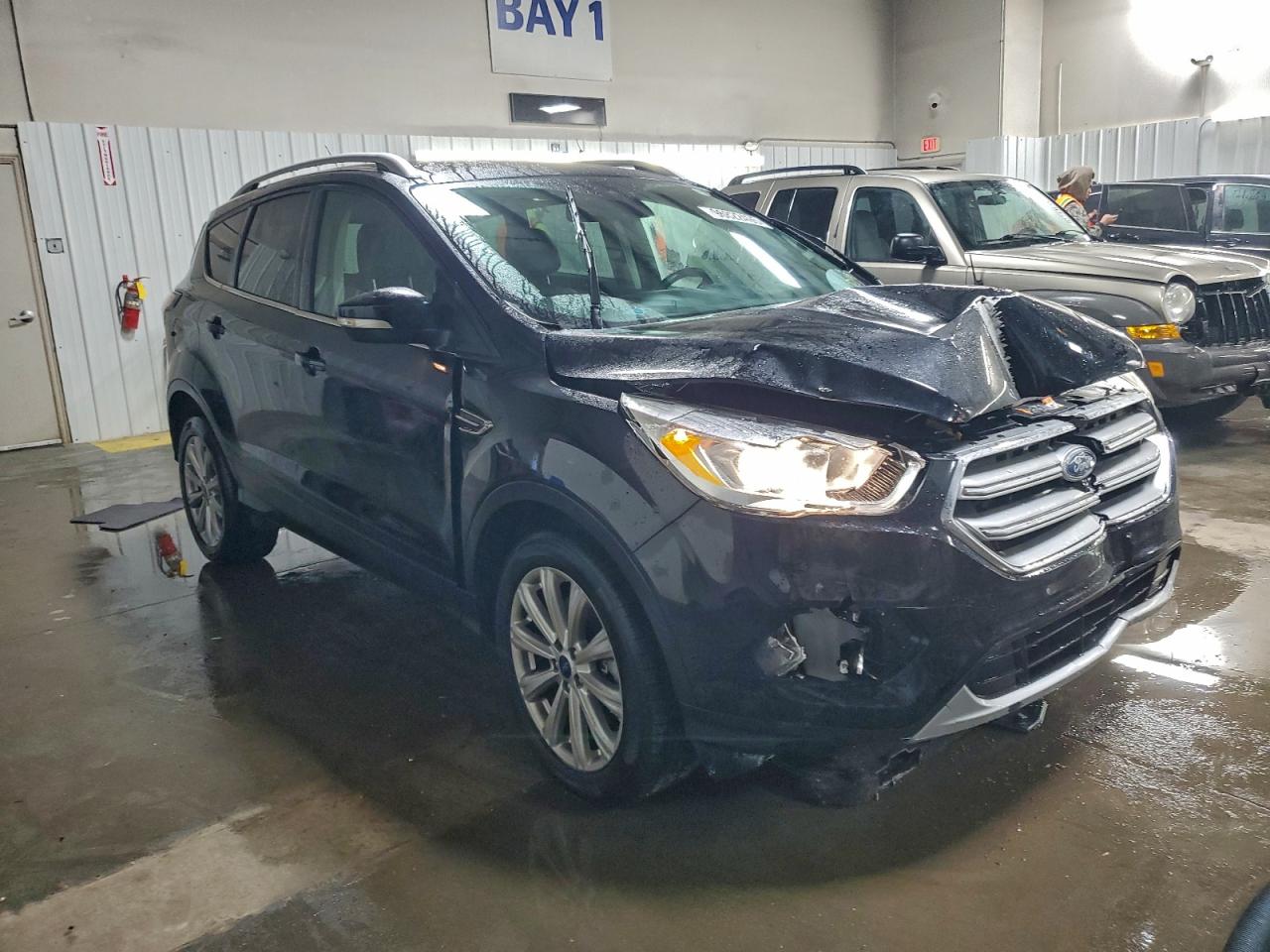 2017 FORD ESCAPE TITANIUM photo 4